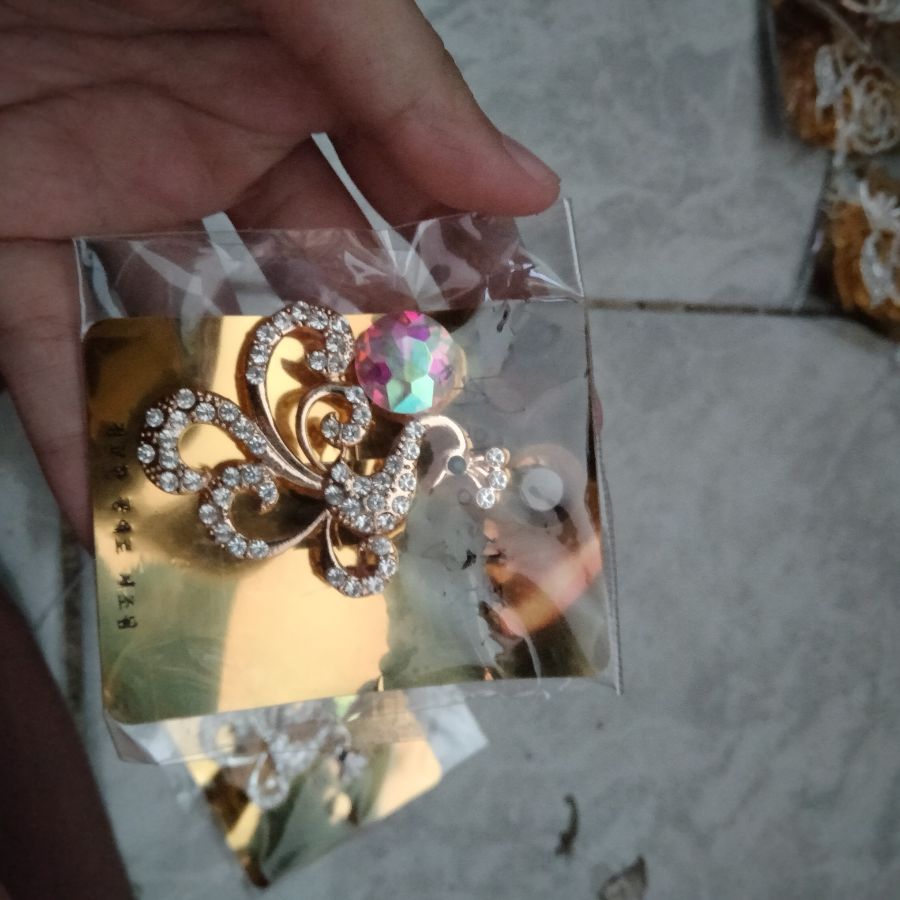 Bross Permata Merak