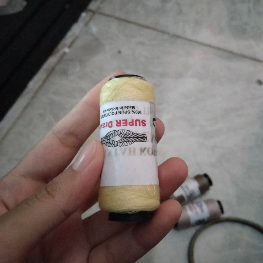 Benang Jahit/ Kuning