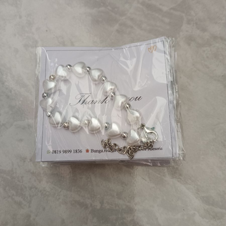 Gelang Mote Love