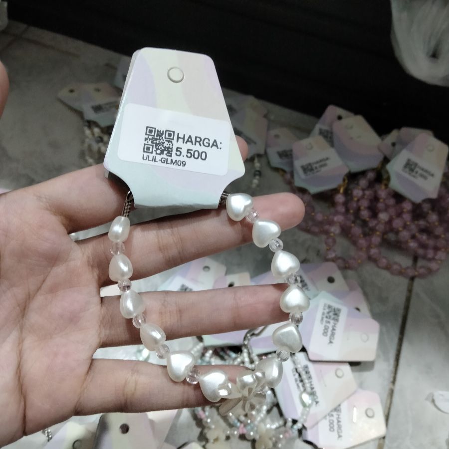 Gelang Mote love
