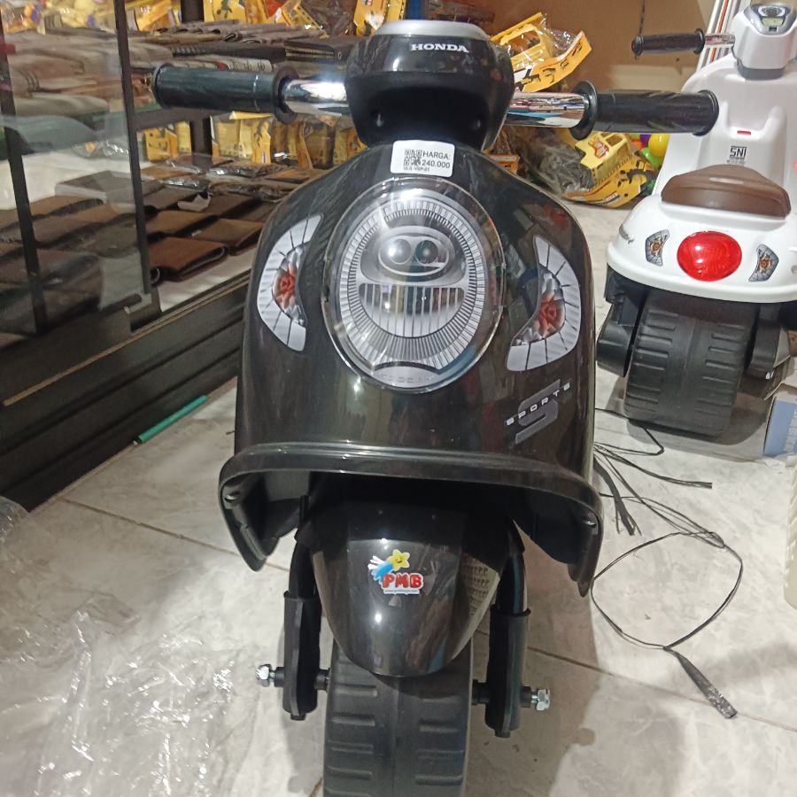 Vespa Hitam