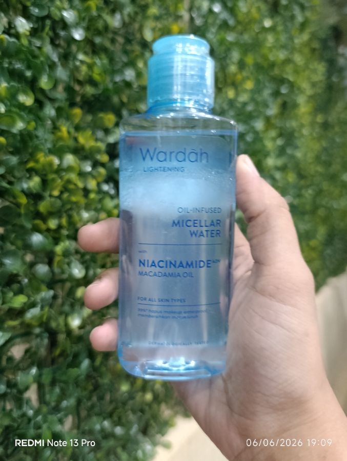 Wardah Lightening Oil Infused Micellar Water