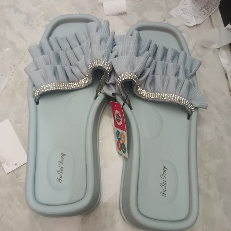 Sandal Slop Fu Lai Deng/40