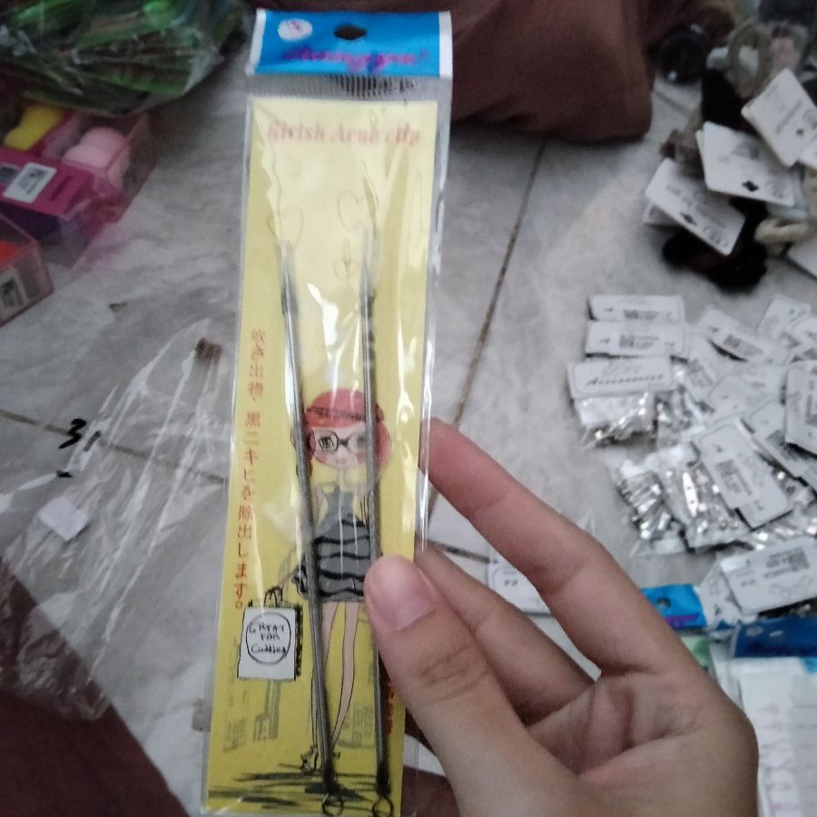 Girls Acne clip