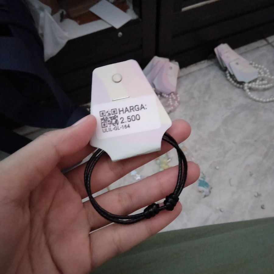 gelang hitam
