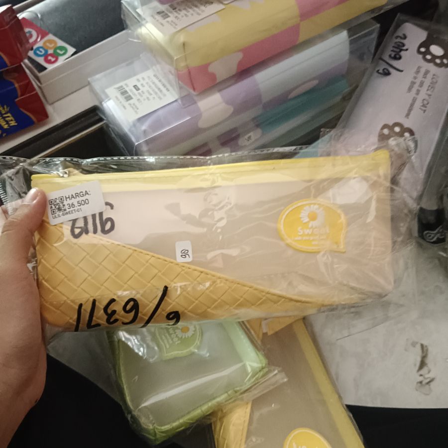 Tempat Pensil