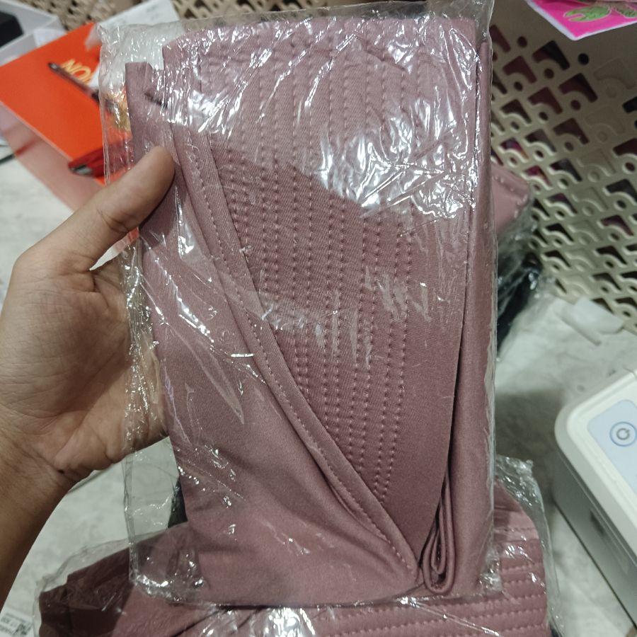 Ikmal Hijab Sport/Dove