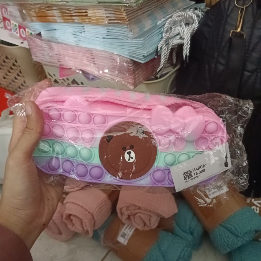 Kotak Pensil Pop It