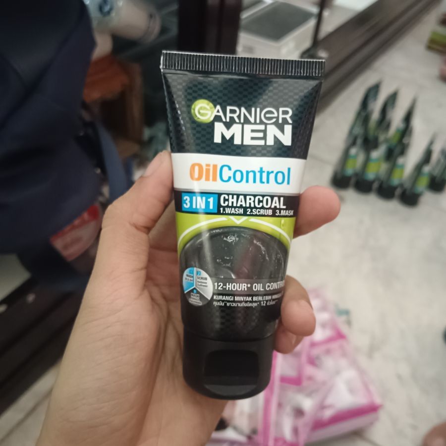 Garnier Men Oil Control Facial Wash Charcoal
