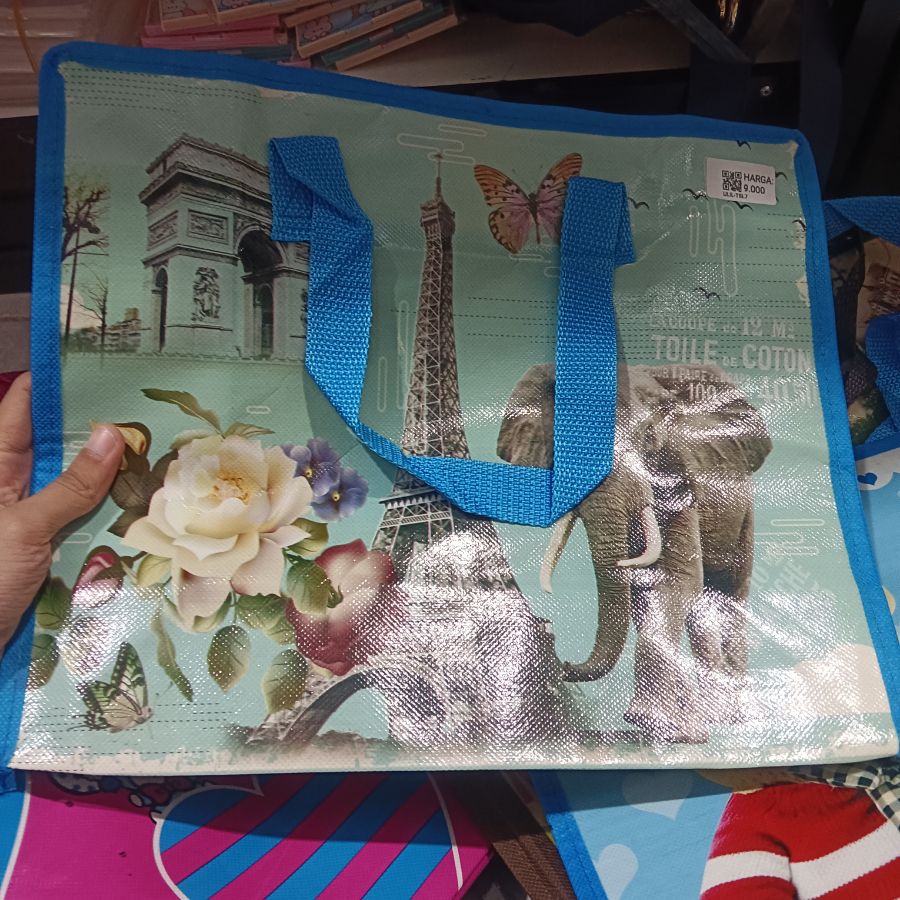 Tas Laundy