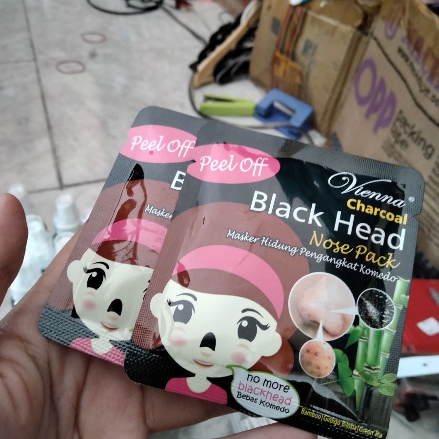 Vienna  Charcoal black head peel off/ 10ml