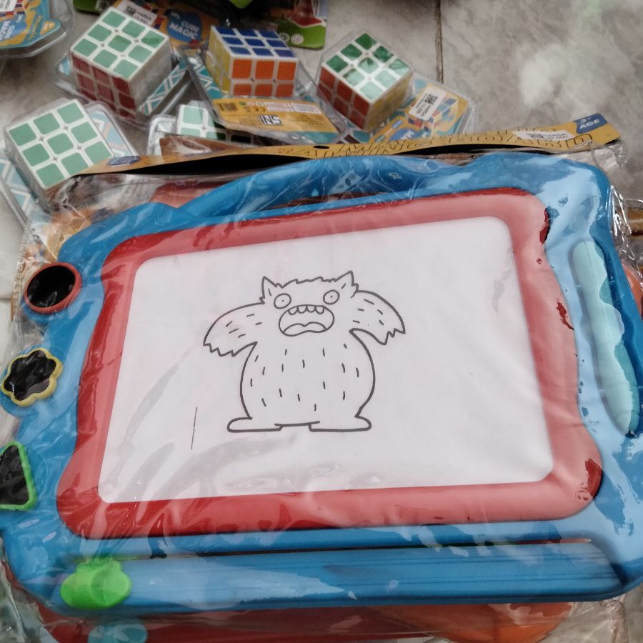 magnetic drawing board 
