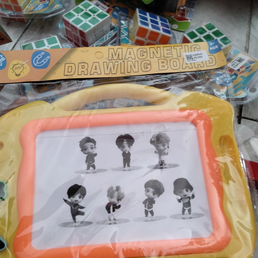 magnetic drawing board 