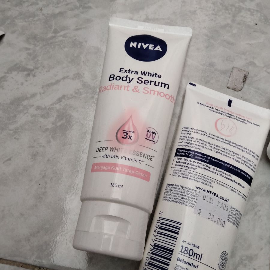 Nivea Extra white body serum/ Radiant & smooth/ 180ml/ AGU2025