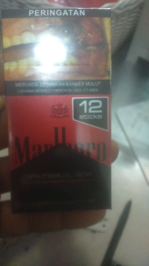 Marlboro Hitam 12