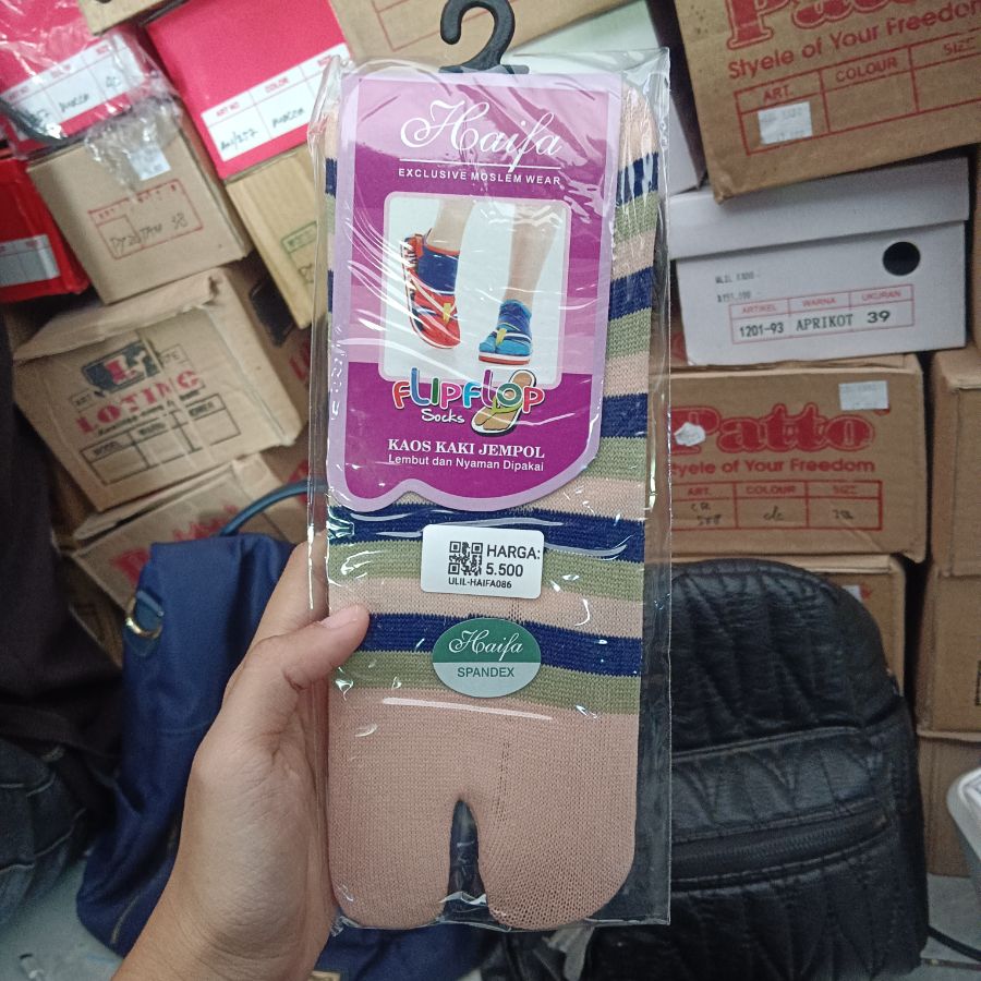 Kaos kaki haifa