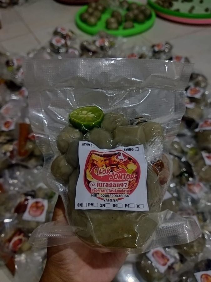 Cirawang, cilok Jontor dan aci mencos