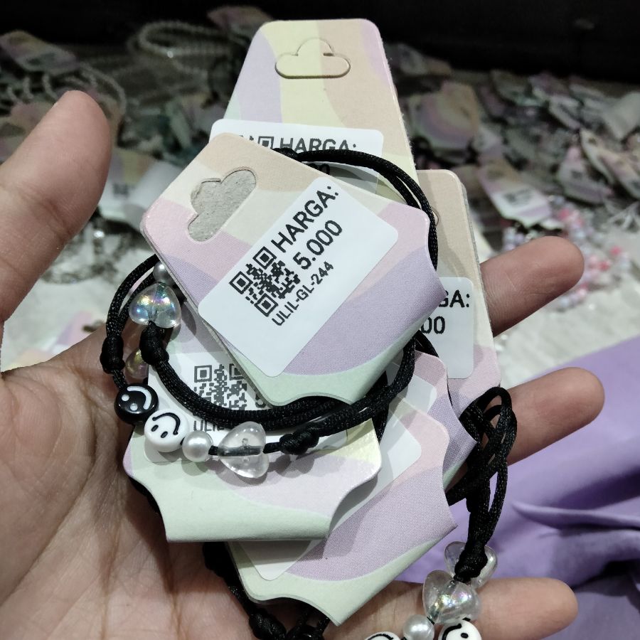 gelang mote 