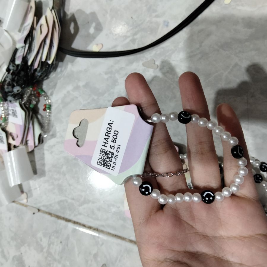 gelang mote
