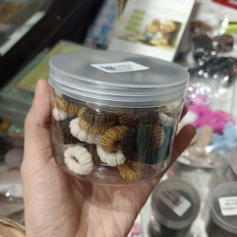 Ikat Rambut Nude