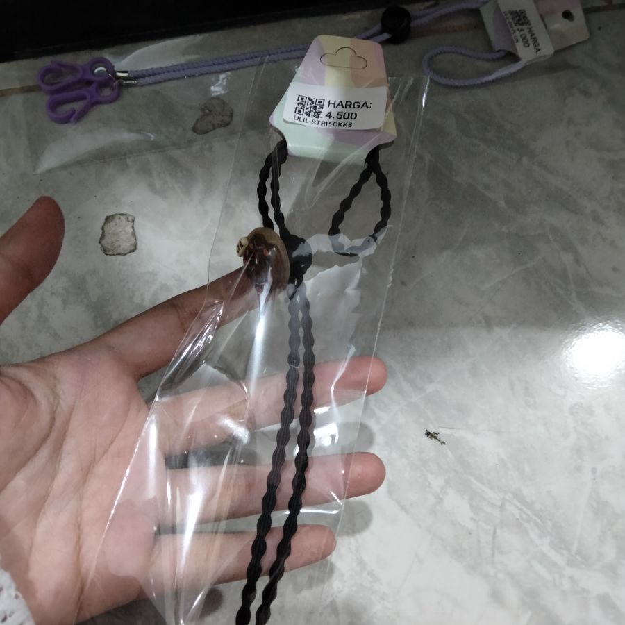 strap Masker karakter 