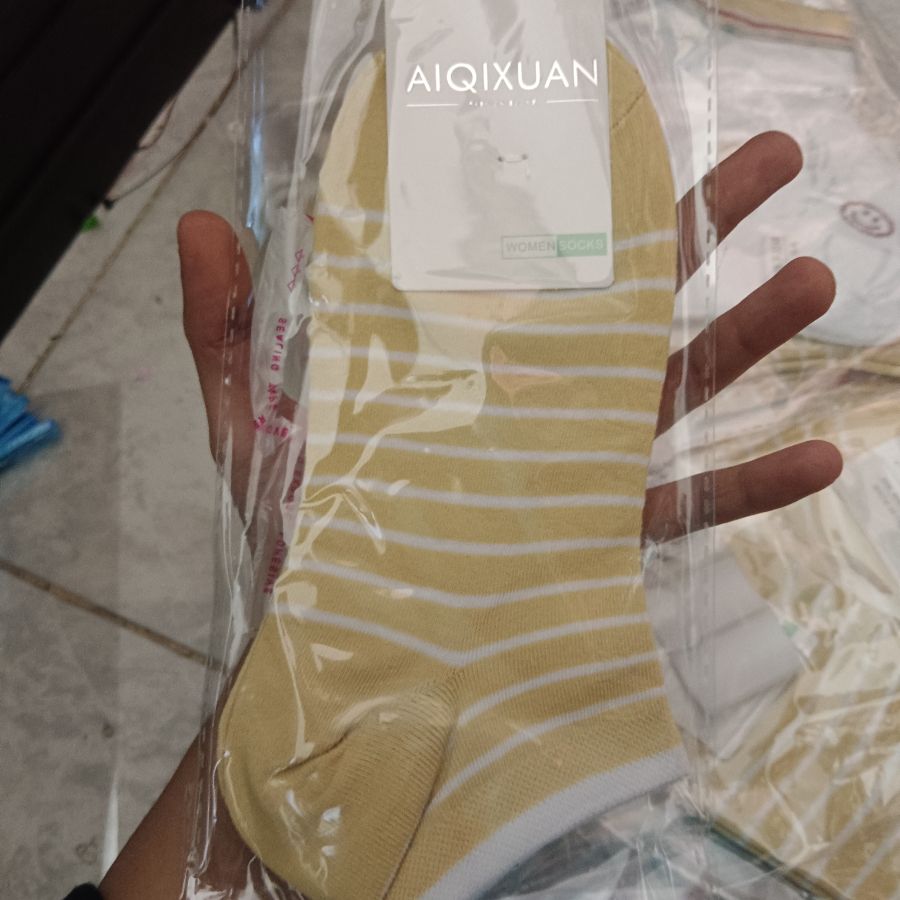 Kaos Kaki Fashion 