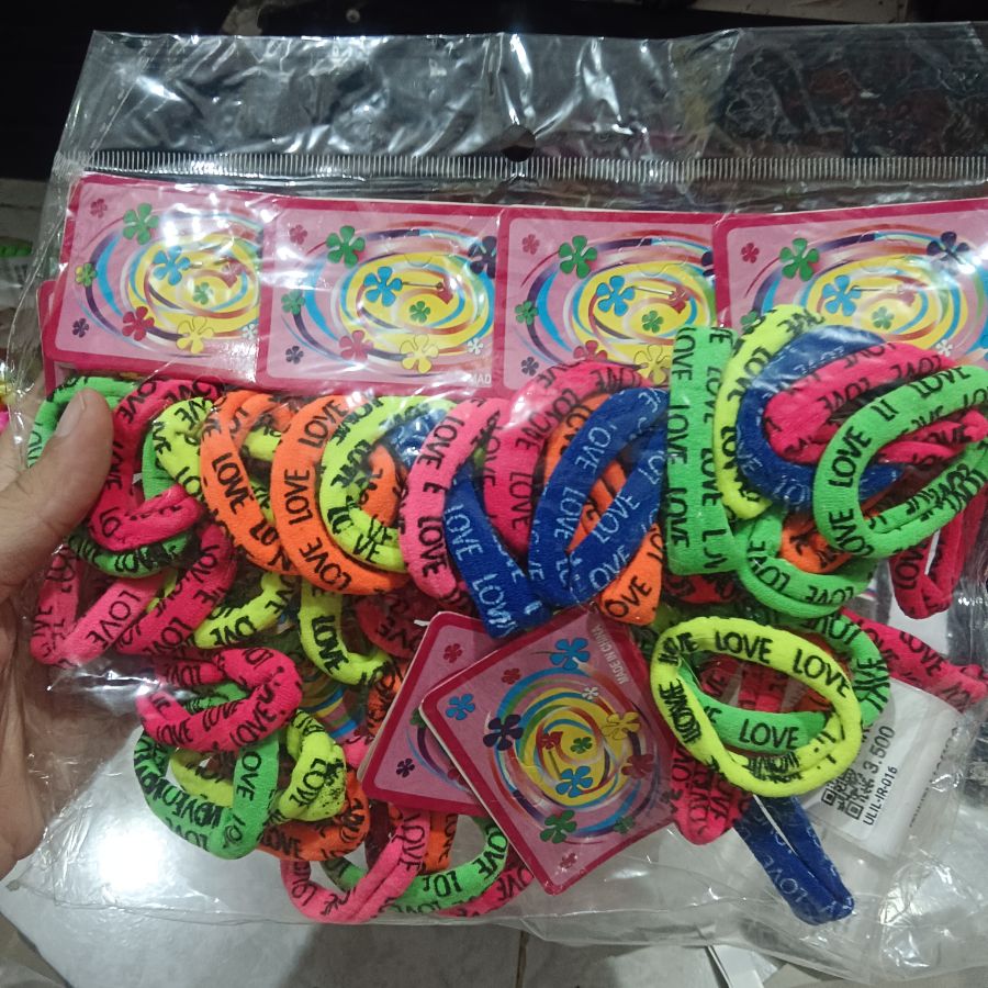Ikat Rambut 