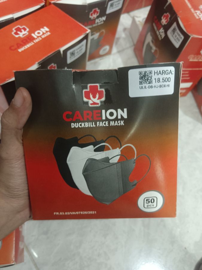 Careion Duckbill Face Mask Hijab/Hitam