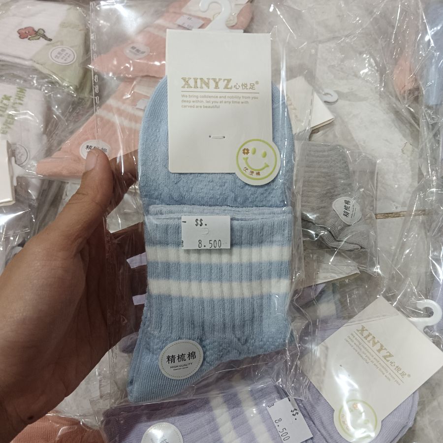 Kaos Kaki Fashion Xinyz