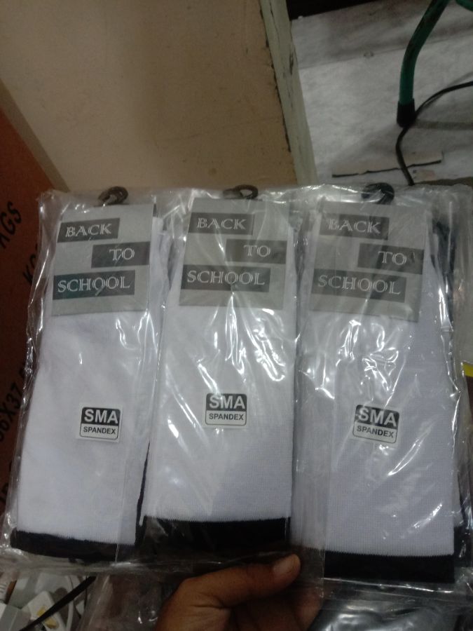 Back To School SMA Hitam Putih