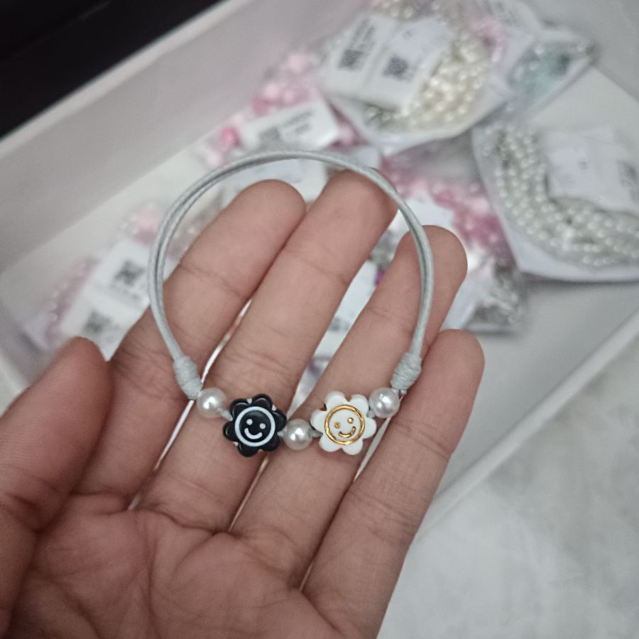 Gelang Bunga 