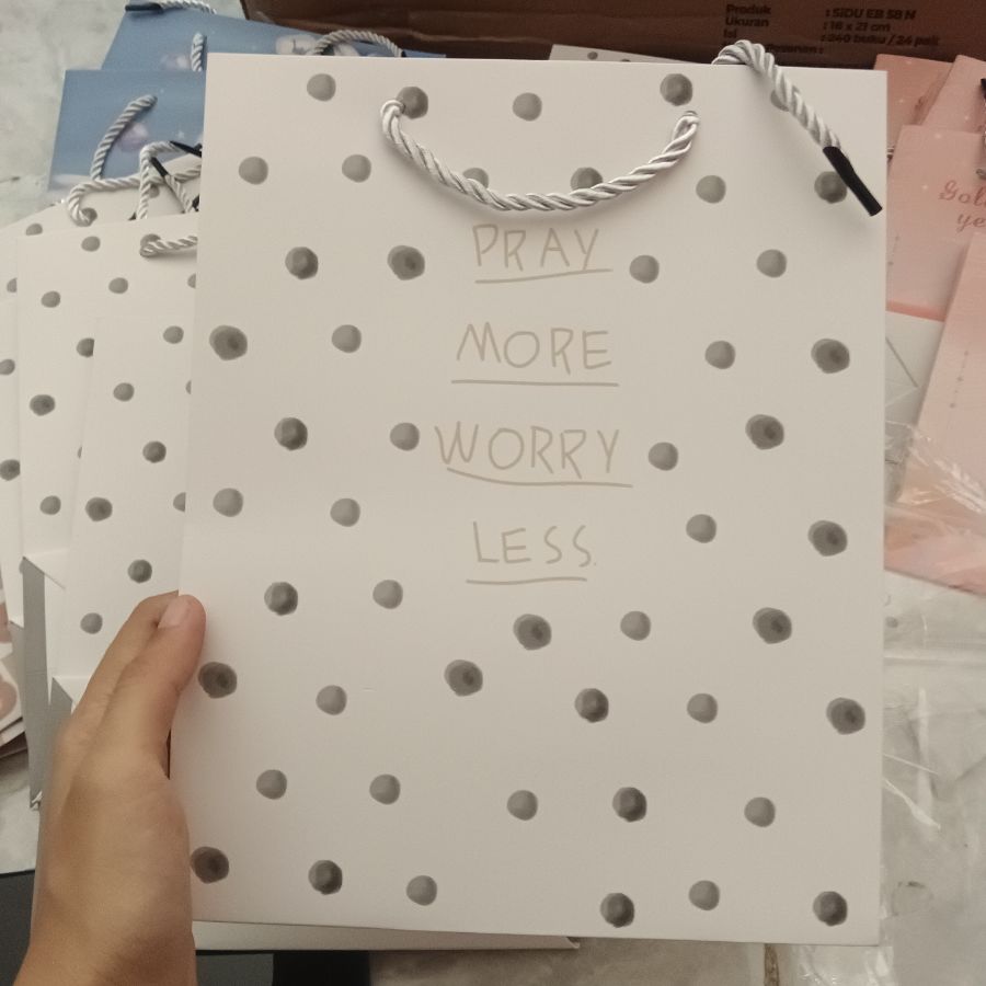 Paperbag Pray More 