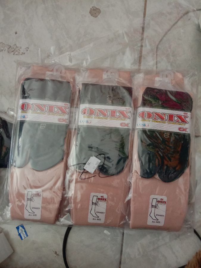 Kaos kaki Muslim coklat hitam