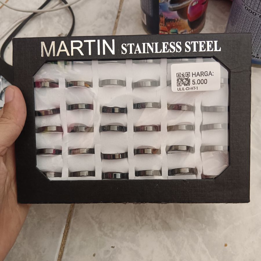 Cincin Hitam