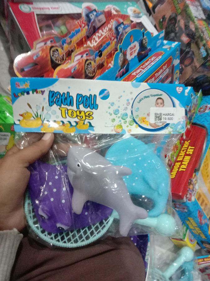 Bath poll toys