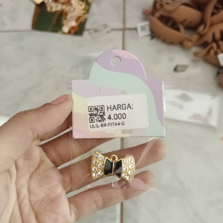 Bross Kecil Pita