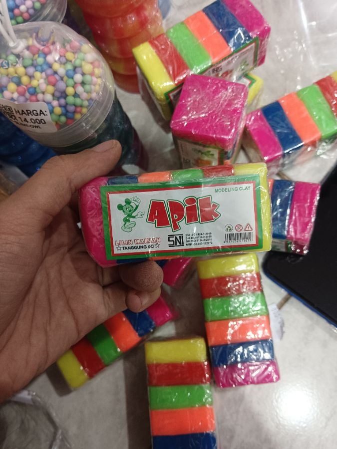 Apik Lilin Mainan Tanggung