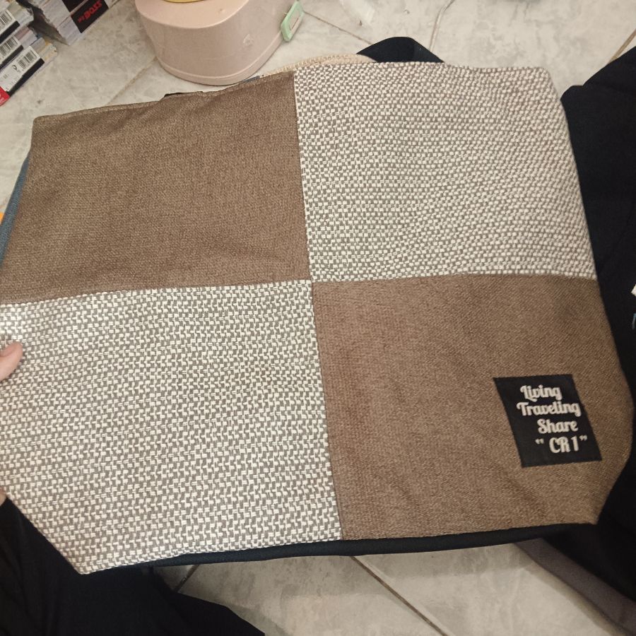 Totebag Kotak Living Traveling 