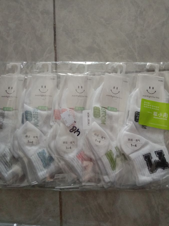 Kaos Kaki Anak Putih