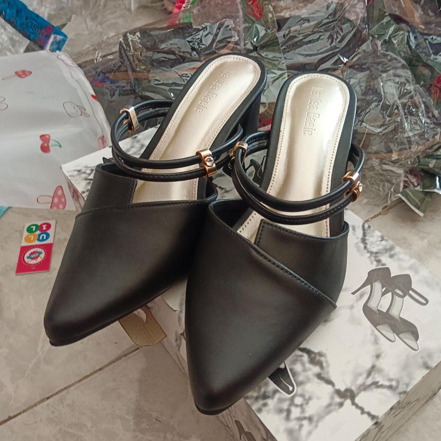Navisa Heels Hitam/37