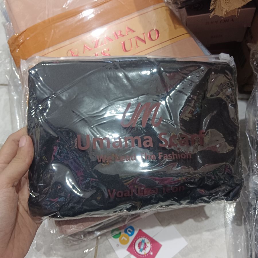 Umama Voal Liza Hitam Polos Pouch