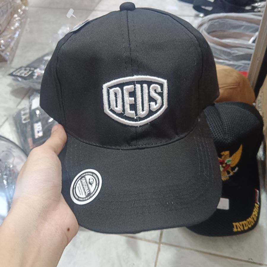 Topi Baseball Deus