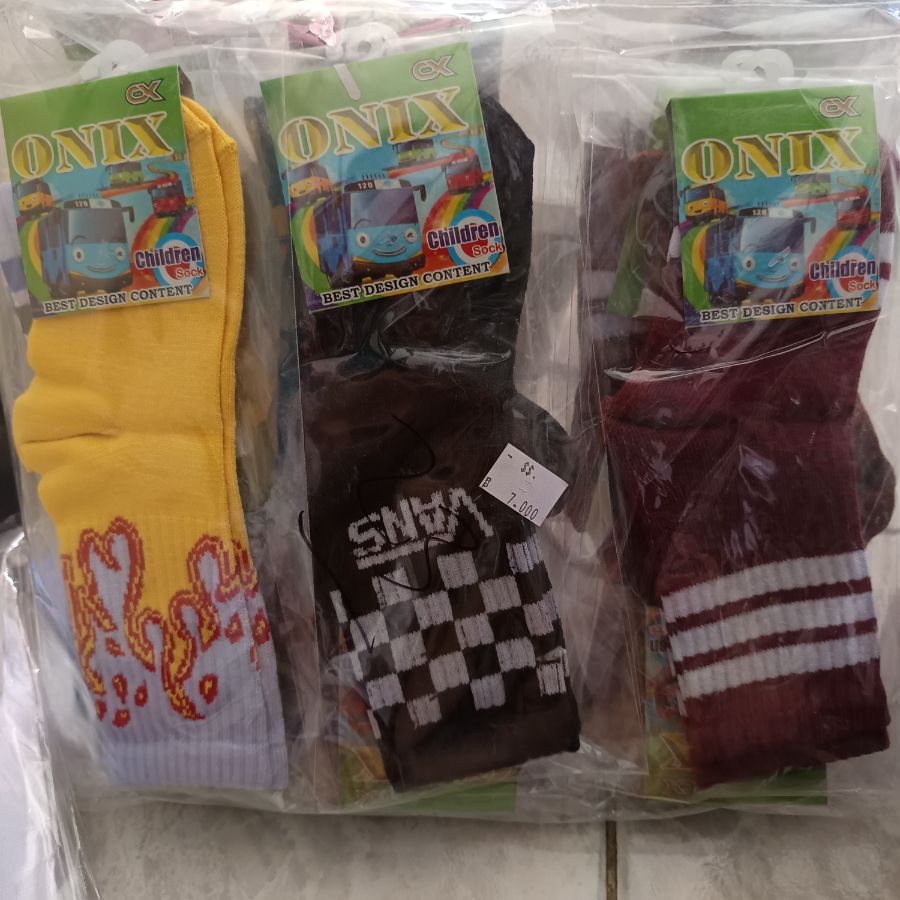 Kaos Kaki Anak Panjang Motif
