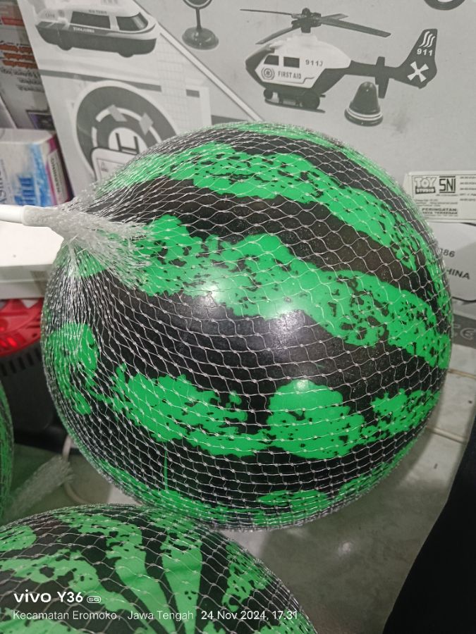 Bola Karet Semangka 