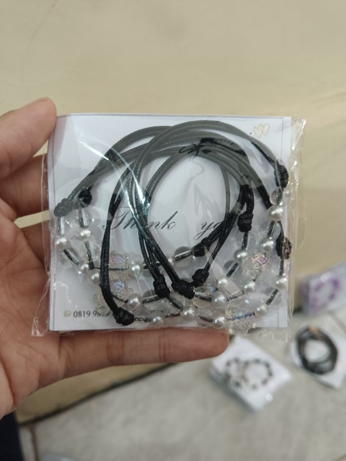 Gelang Tali Hitam