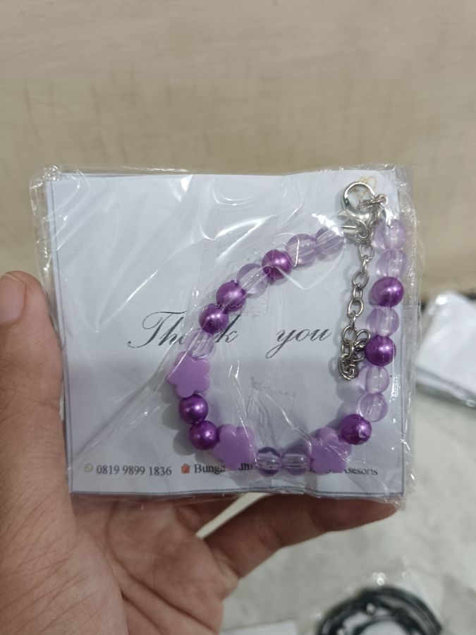 Gelang Mote Ungu