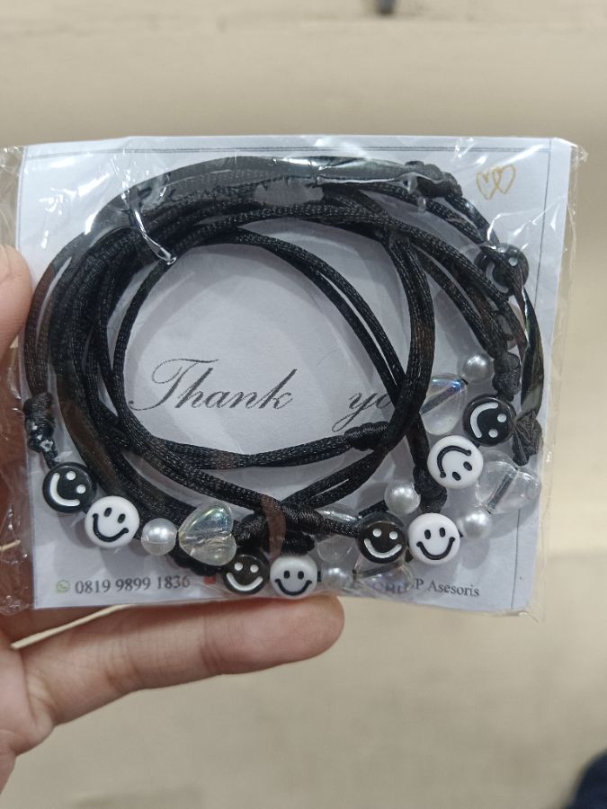 Gelang Tali Emot