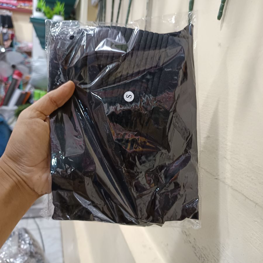 Hijab Sport Pet Tebal 35x55cm/ Hitam