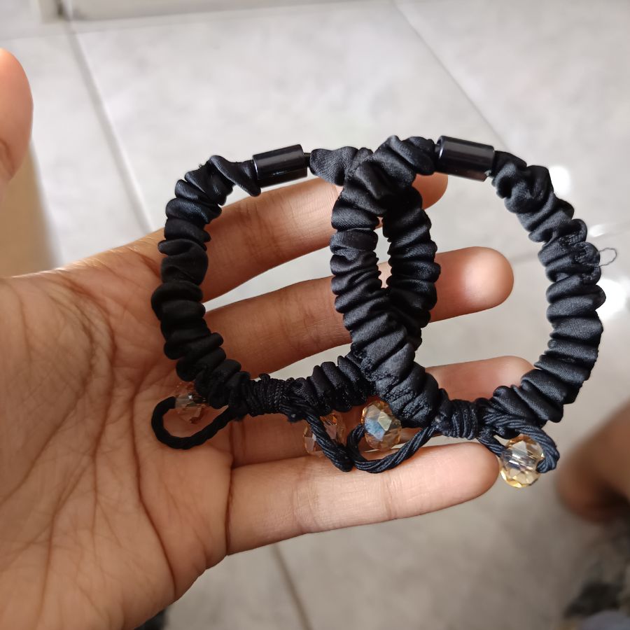 Ikat rambut Kristal Hitam