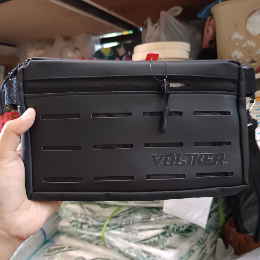 Voltker/ Waistbag/ Hitam